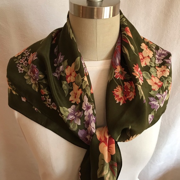 Scapa of Scotland olive sulk scarf